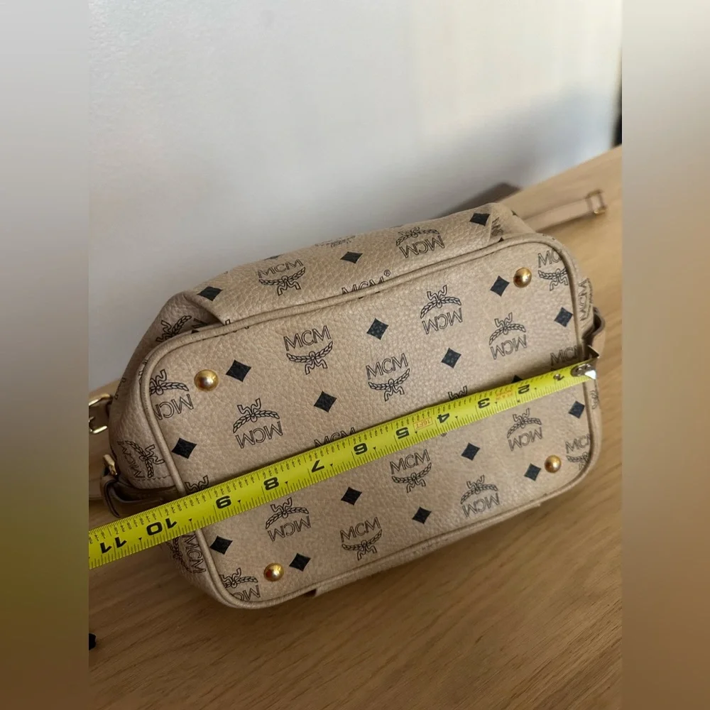 MCM Cream Crossbody Bag with Iconic Logo and Adjustable Strap - Picture 5 of 12